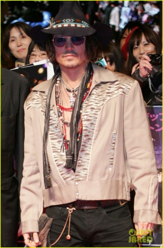 johnny-depp-dark-shadows-japan-01.jpg