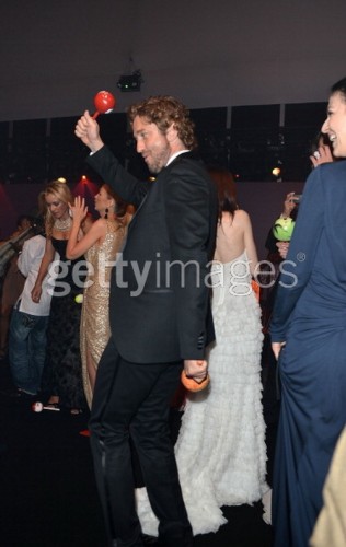 144757227-actor-gerard-butler-attends-the-haiti-gettyimages.jpg
