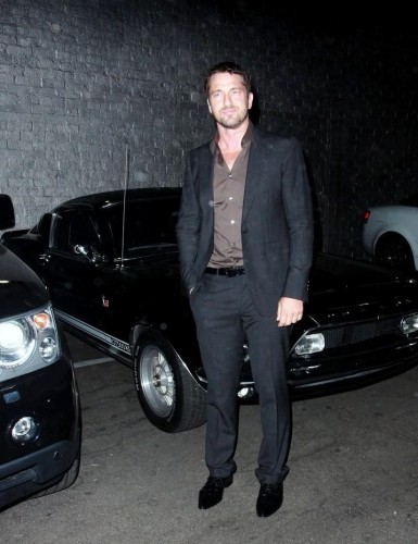 gerard-butler-voyeur-01.jpg