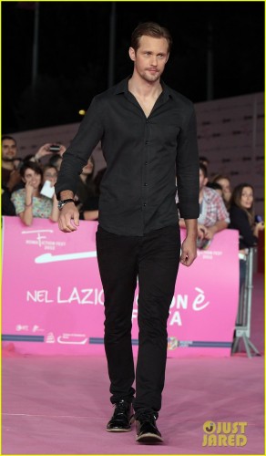 alexander-skarsgard-kristin-bauer-true-blood-at-romafictionfest-05.jpg