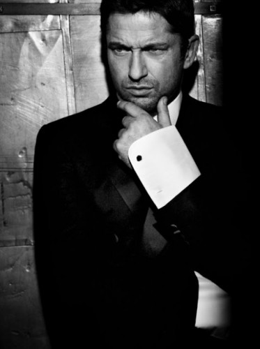 gerard-butler-tom-munro-vogue-2013-3-468x627.jpg