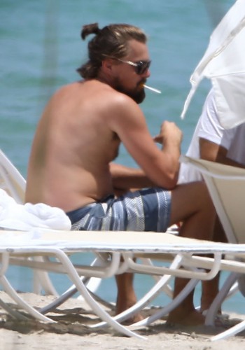 Shirtless-Leonardo-DiCaprio-Miami-Beach-2014-Pictures (1).jpg