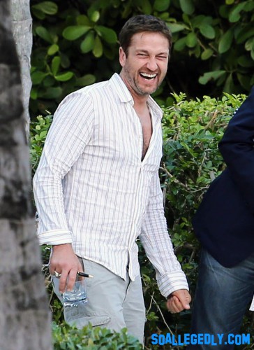 gerard-butler-laughing-miami-1203.jpg