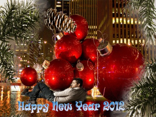 Red_Christmas_Tree_Ornaments_-_New_York_City.jpg