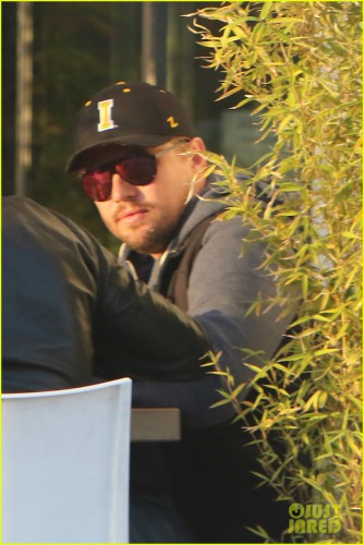 leonardo-dicaprio-has-been-in-the-best-mood-following-oscar-win-07.jpg