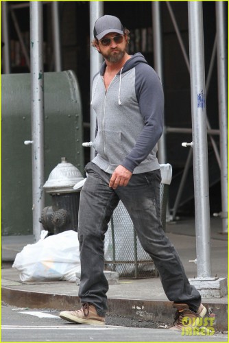 gerard-butler-first-look-keepers-01.jpg