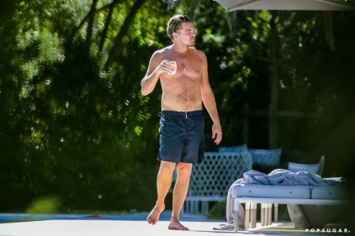 Leonardo-DiCaprio-Kate-Winslet-Pool-St-Tropez.jpg