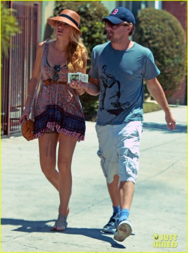 blake-lively-ahead-of-curve-leonardo-dicaprio-02.jpg