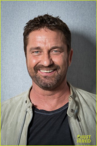23-38-47-gerard-butler-hits-london-to-promote-new-movie-hunter-killer-19.jpg