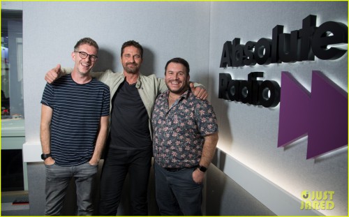 23-38-52-gerard-butler-hits-london-to-promote-new-movie-hunter-killer-20.jpg