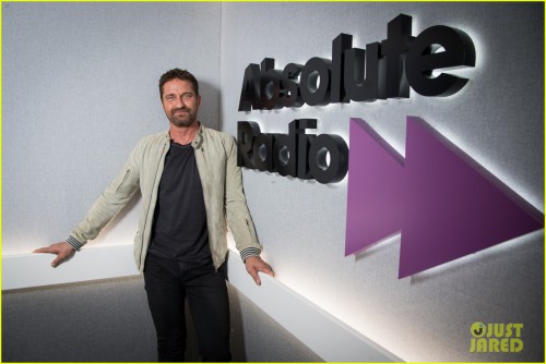 23-38-58-gerard-butler-hits-london-to-promote-new-movie-hunter-killer-21.jpg