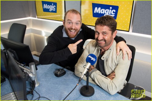 23-39-03-gerard-butler-hits-london-to-promote-new-movie-hunter-killer-22.jpg