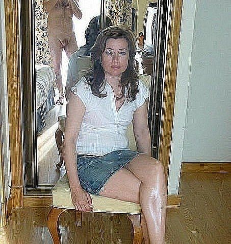 Милый,как и договаривались,высылаю своё фото.Жду тебя,люблю,скучаю!