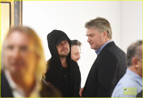 leonardo-dicaprio-art-basel-02.jpg