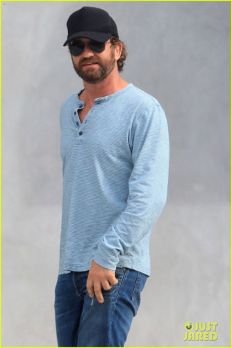 gerard-butler-morgan-brown-go-to-lunch-04.jpg