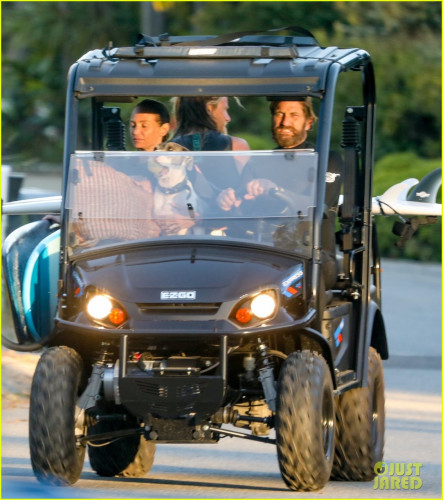 gerard-butler-morgan-brown-june-2020-03.jpg