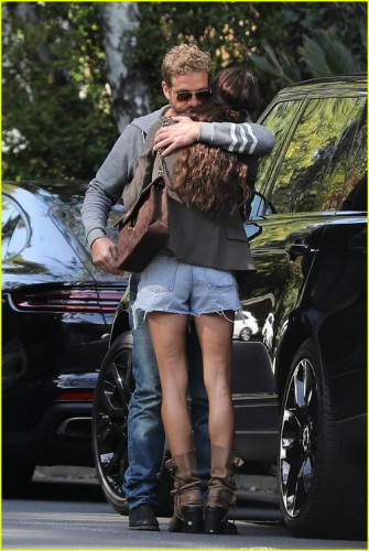 gerard-butler-pda-filled-photos-with-morgan-brown-05.jpg