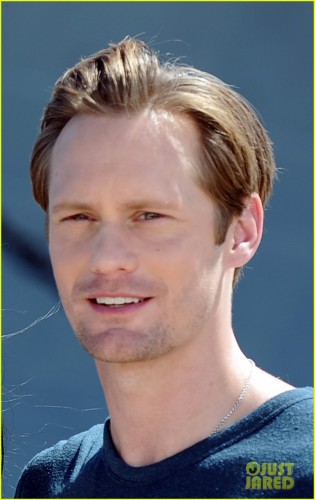 rihanna-alexander-skarsgard-battleship-pearl-harbor-18.jpg